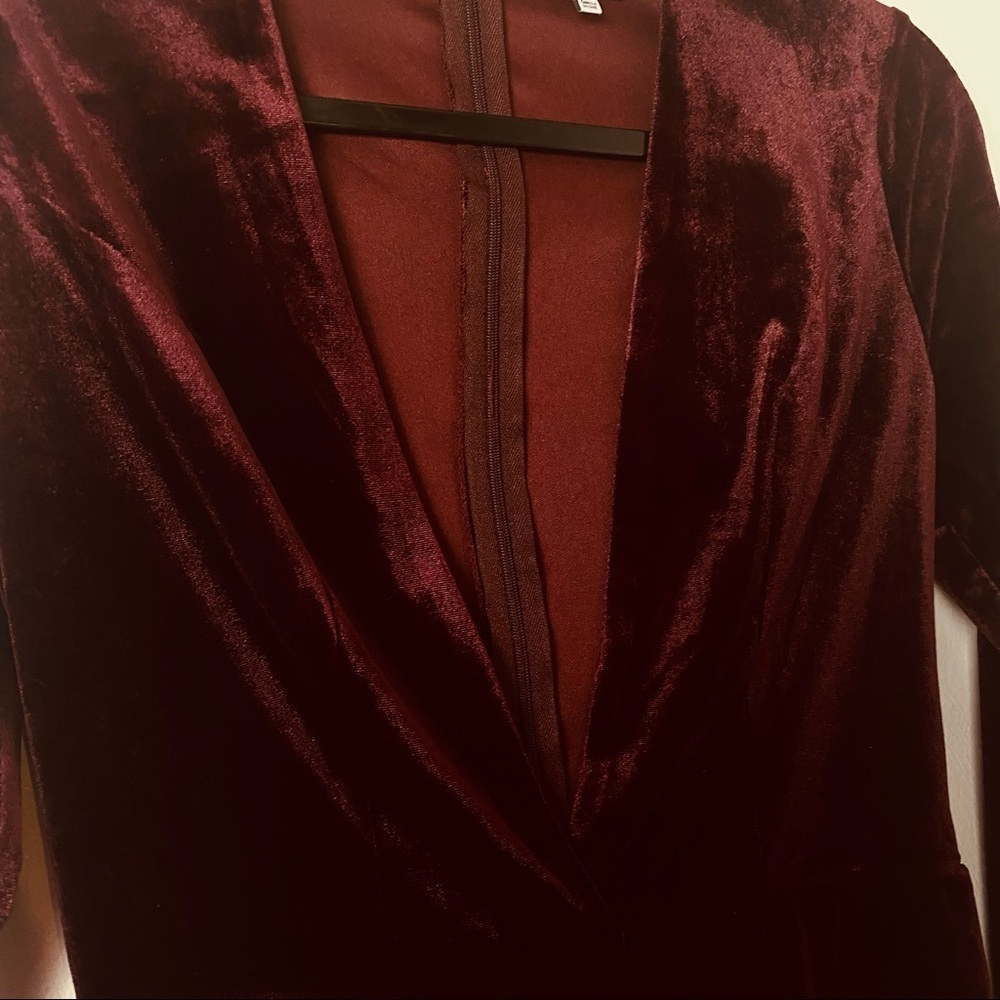 Tobi Burgundy Velvet Fitted Romper  Sz M - Picture 5 of 15